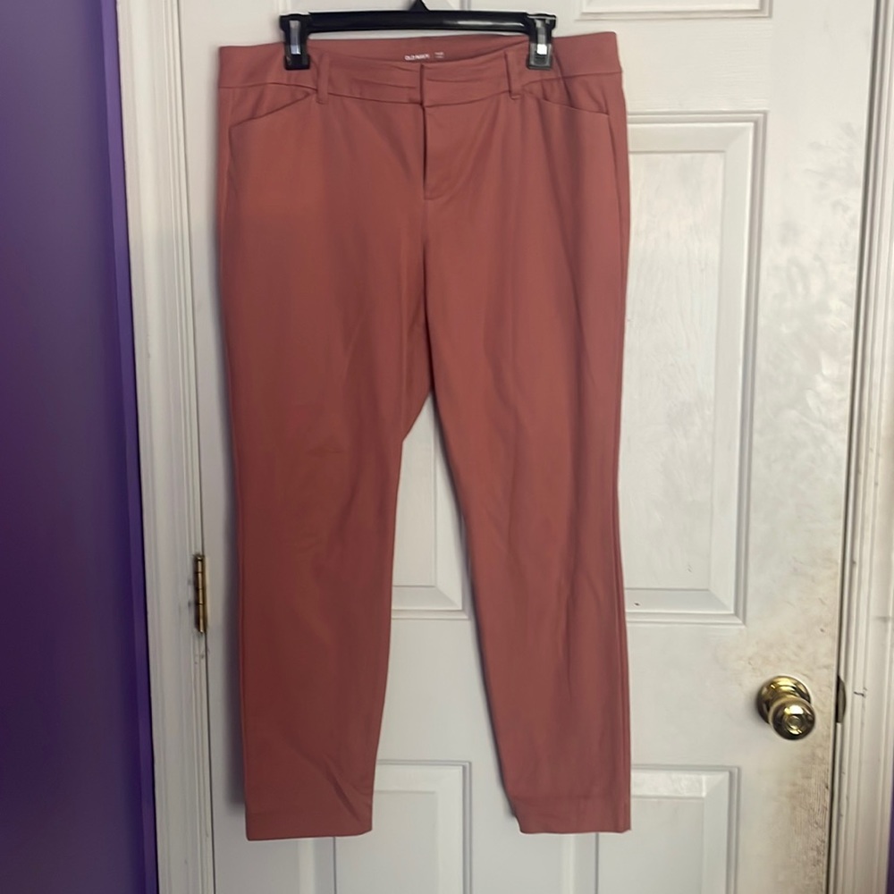 Old Navy Pink Pixie Ankle Pants